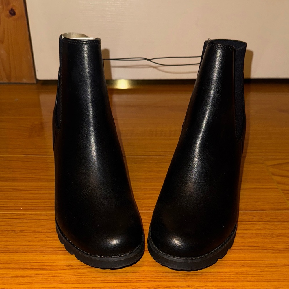 Universal Thread Black Ankle Booties